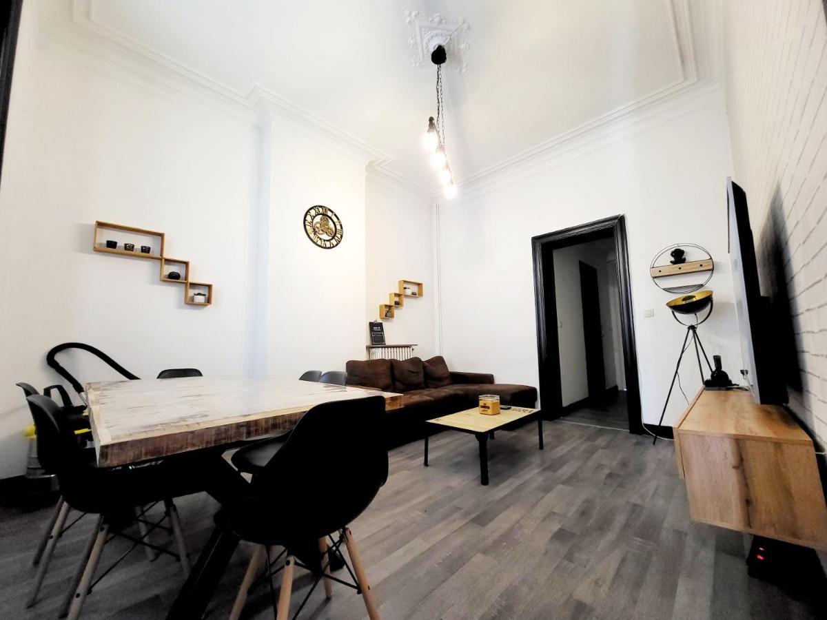 Private Room In Center Of Charleroi Kültér fotó