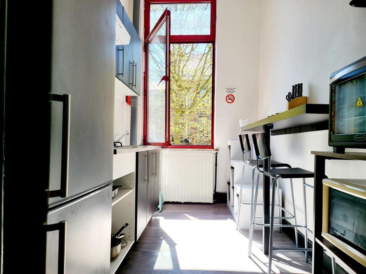 Private Room In Center Of Charleroi Kültér fotó
