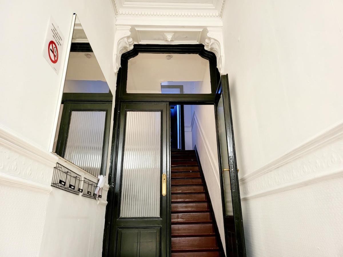 Private Room In Center Of Charleroi Kültér fotó