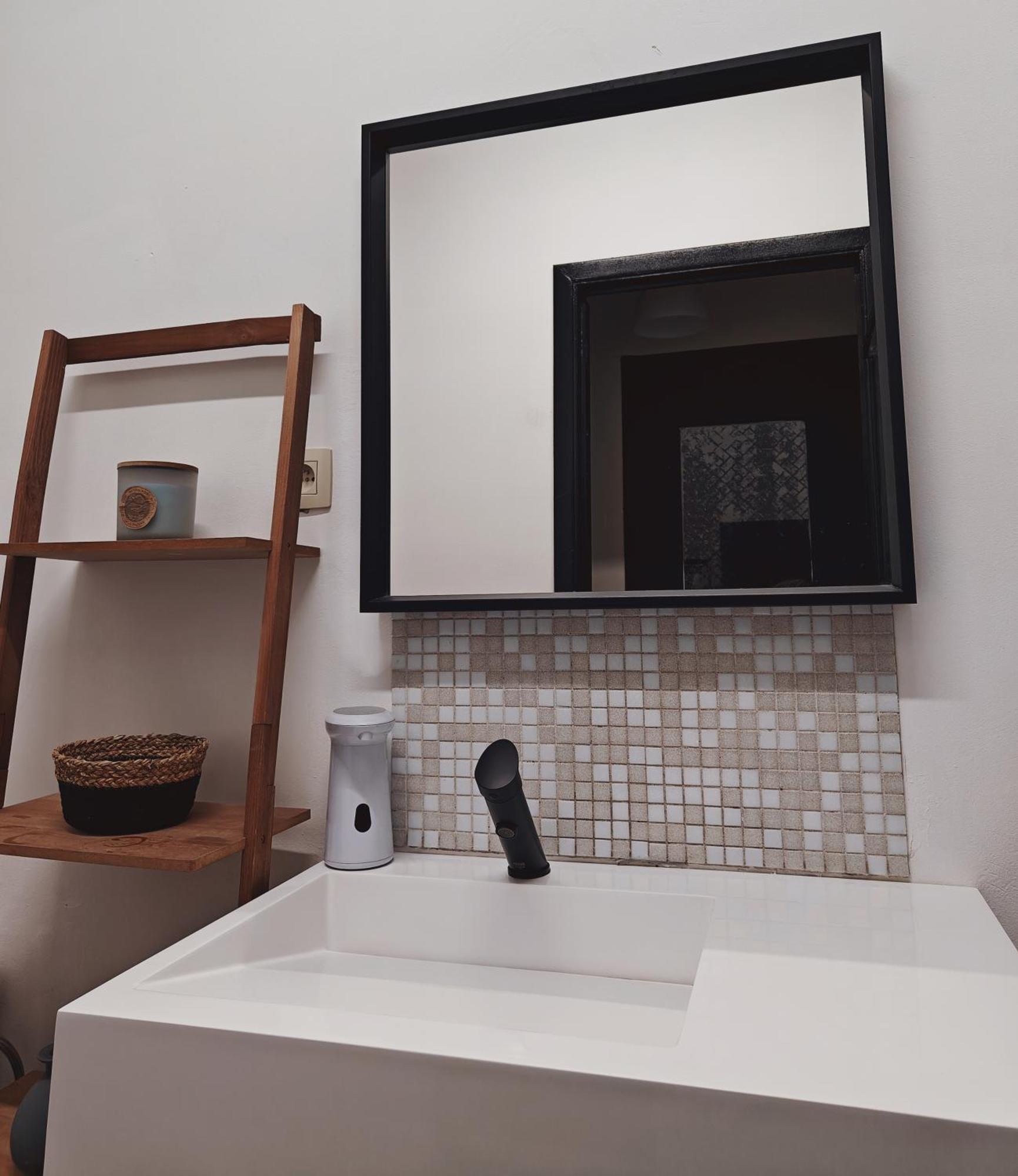 Private Room In Center Of Charleroi Kültér fotó